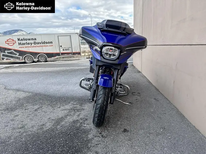 2025 Harley-Davidson FLHXSE - CVO™ Street Glide™ thumbnail 3