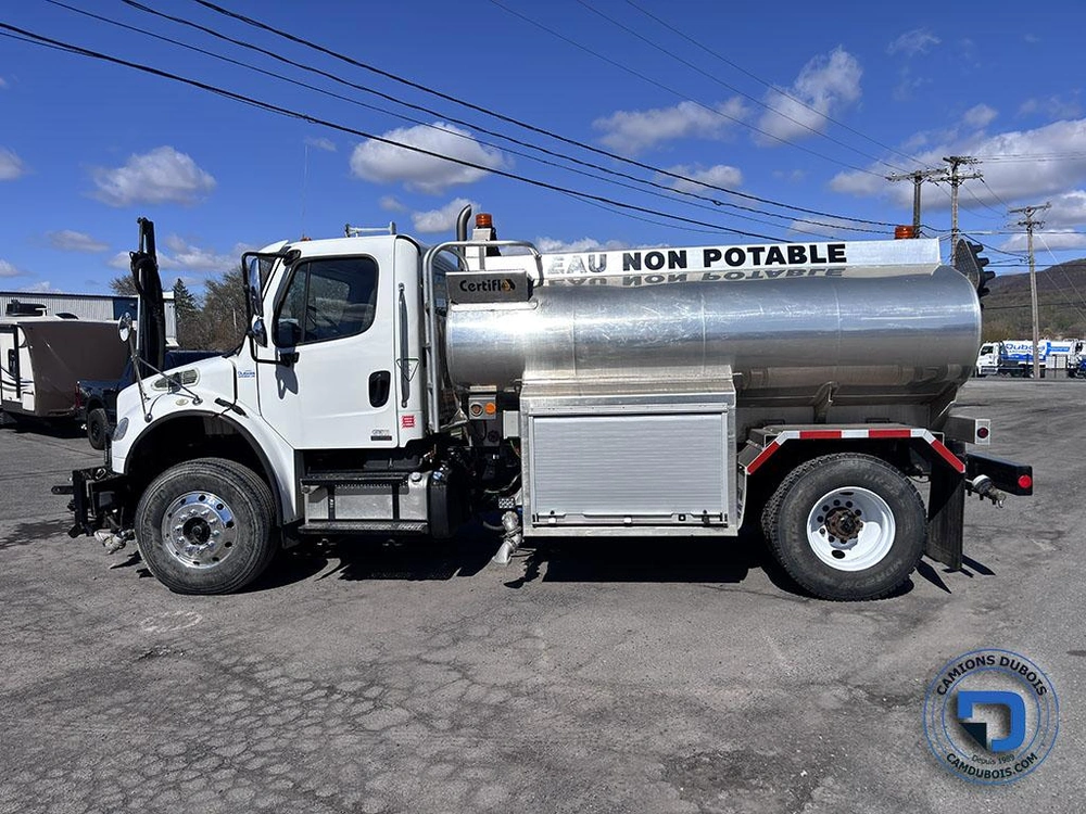 Freightliner M2-106 2011 alt