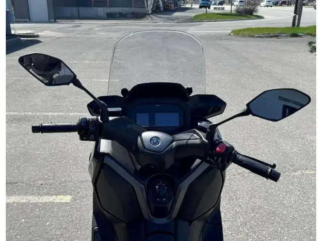 2025 Yamaha XMAX thumbnail 12