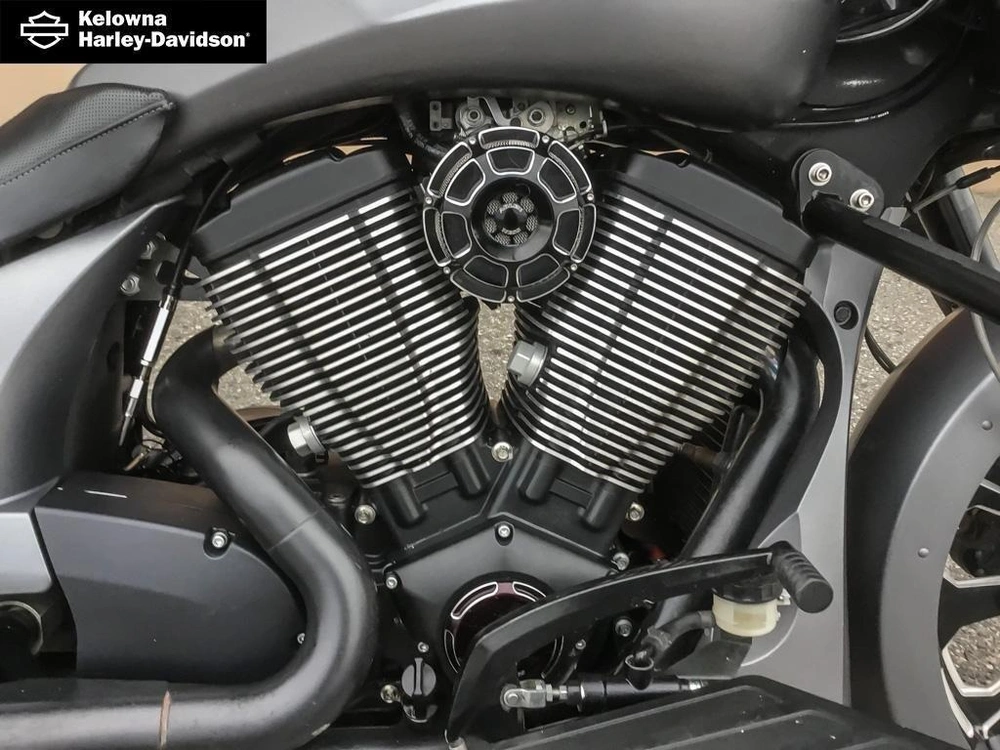 2016 Victory Motorcycles Magnum X-1 Stealth Edition alt