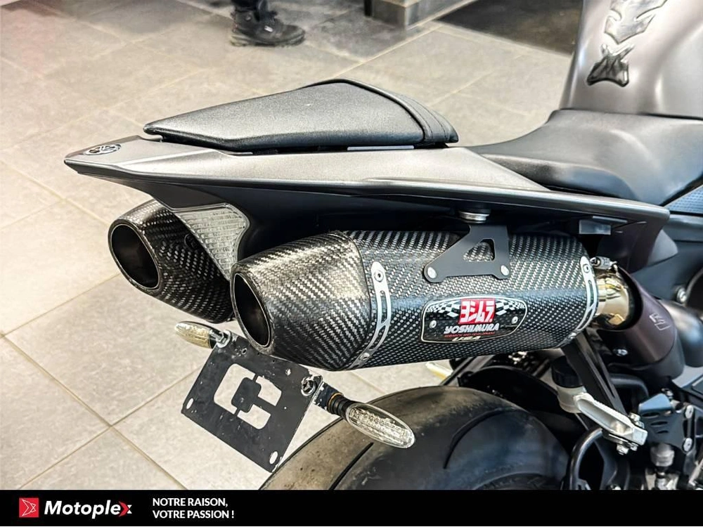 2013 Yamaha R1 *yoshimura* alt