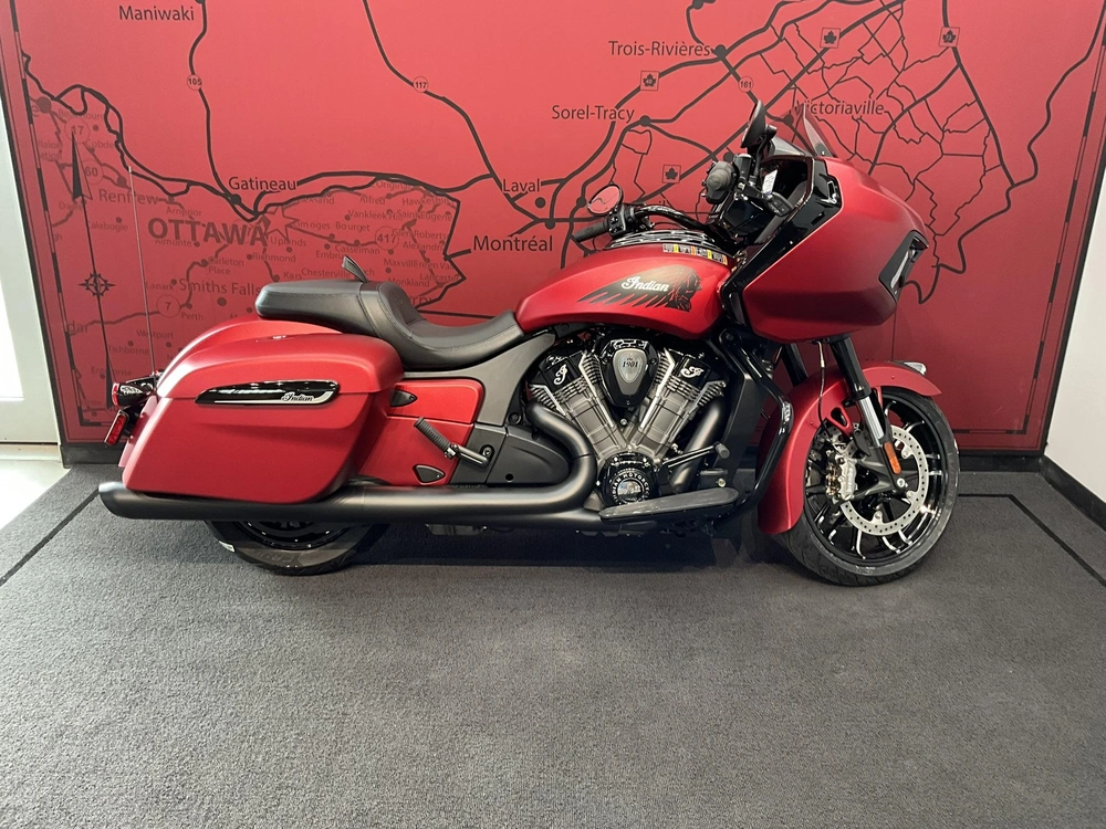 2026 Indian Motorcycle Challenger Dark Horse alt
