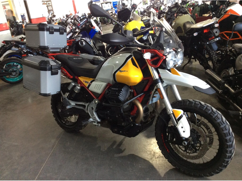 2020 Moto Guzzi V85tt Adventure alt