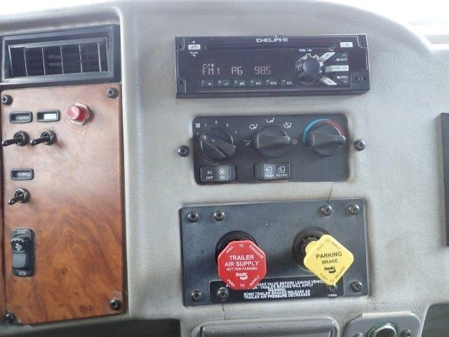 Peterbilt 335 2009