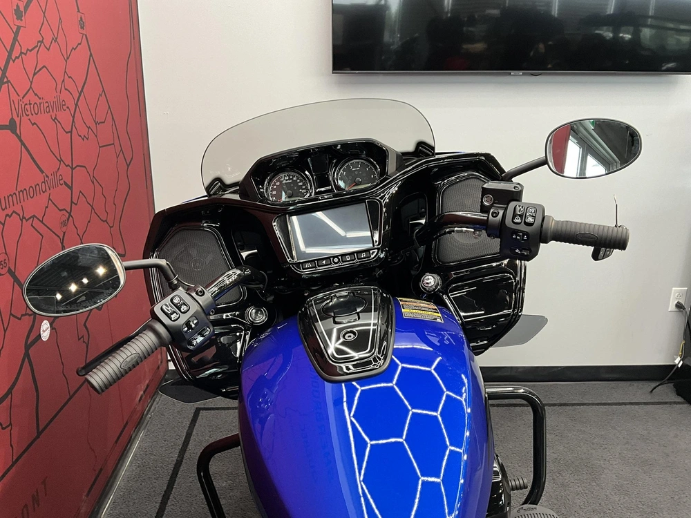 Indian Motorcycle Challenger Dark Horse + 112 Package 2026 alt