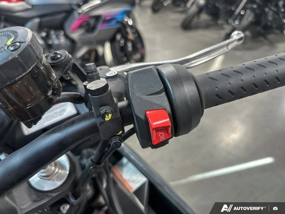 2023 Aprilia Tuono 660 alt