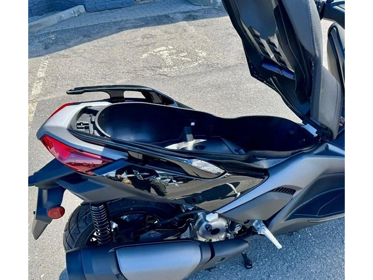 Yamaha Xmax 2025 alt