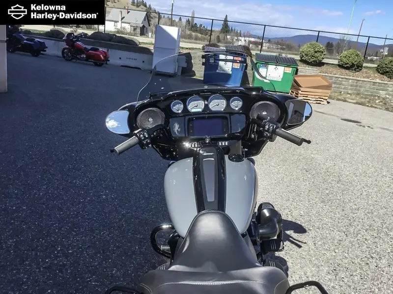 2022 Harley-Davidson FLHXST - Street Glide™ ST thumbnail 14