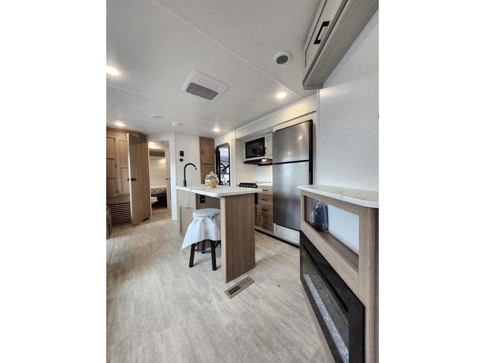 2026 Aspen Trail By Dutchmen 3310 Bhs alt