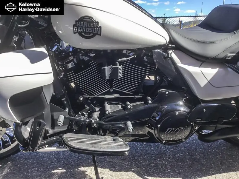 2026 Harley-Davidson FLHXL - Street Glide® Limited thumbnail 24