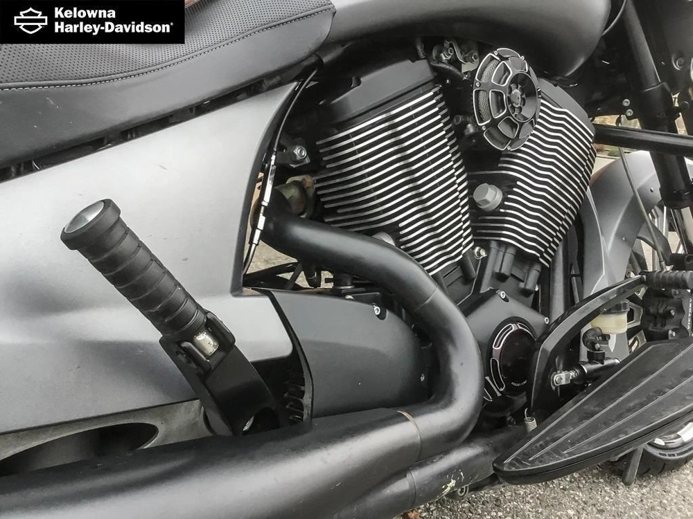 2016 Victory Motorcycles Magnum X-1 Stealth Edition alt