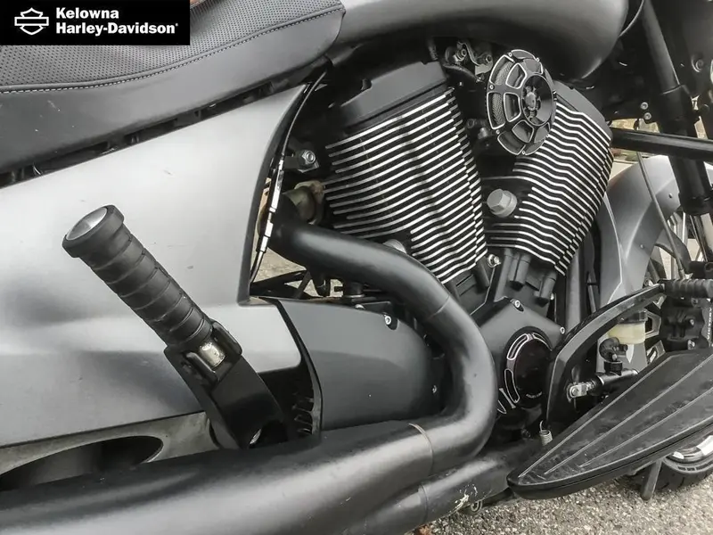 2016 Victory Motorcycles Magnum X-1 Stealth Edition thumbnail 18