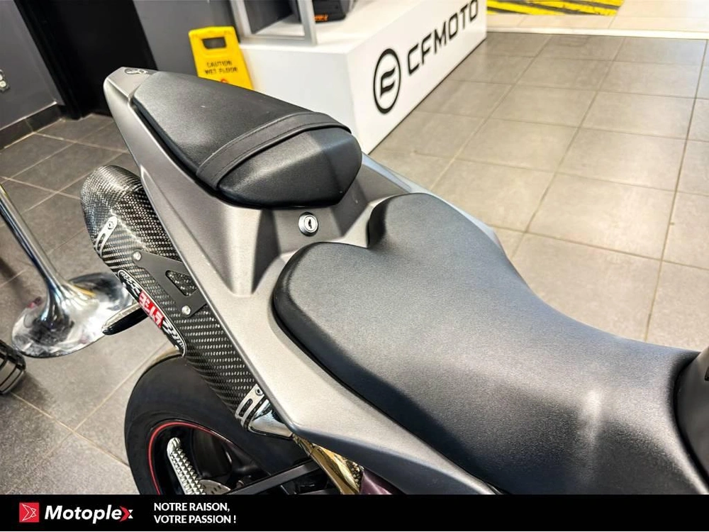 2013 Yamaha R1 *yoshimura* alt