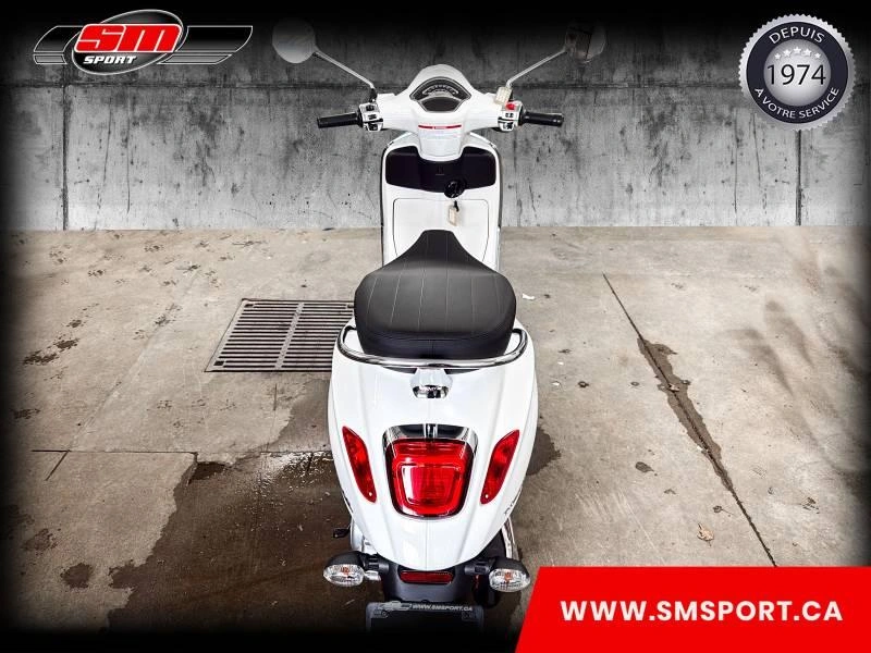 2026 Vespa Primavera 50 alt