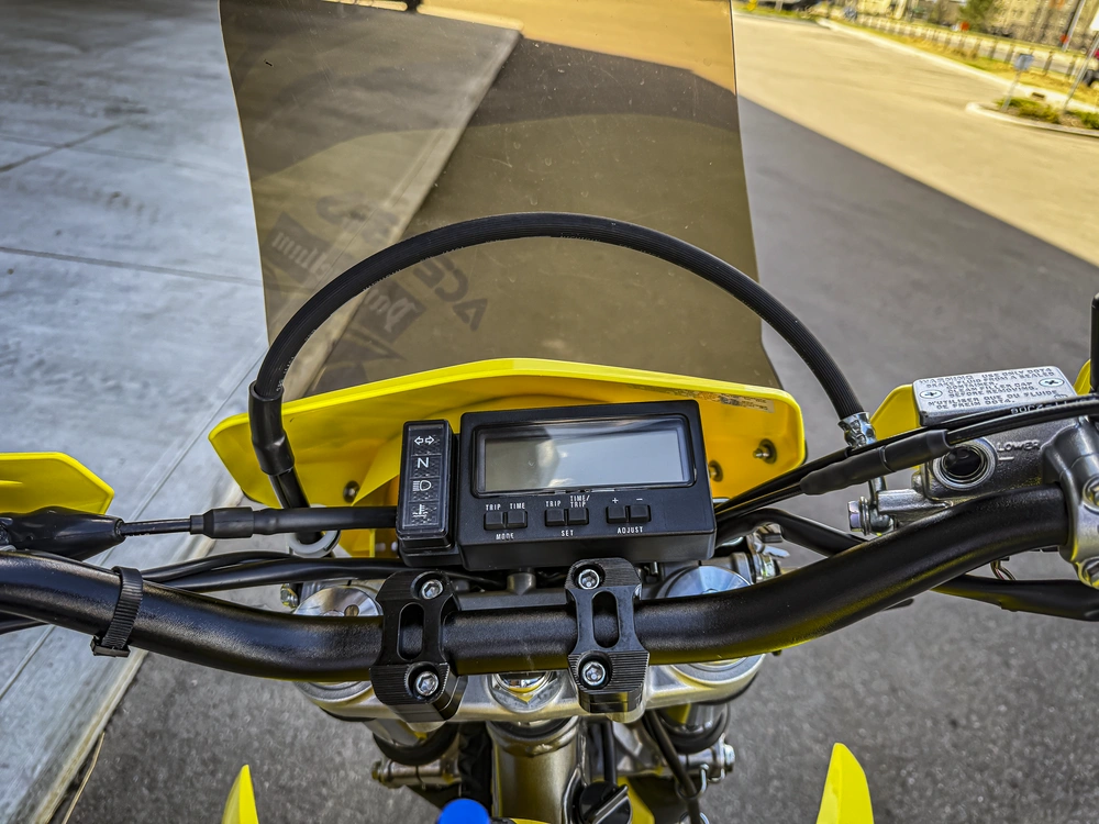 2023 Suzuki Dr-z400s alt