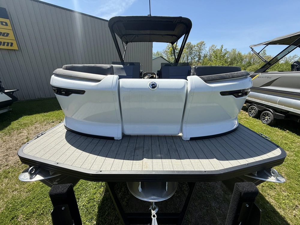 2025 Manitou Explore 24 Stealth alt