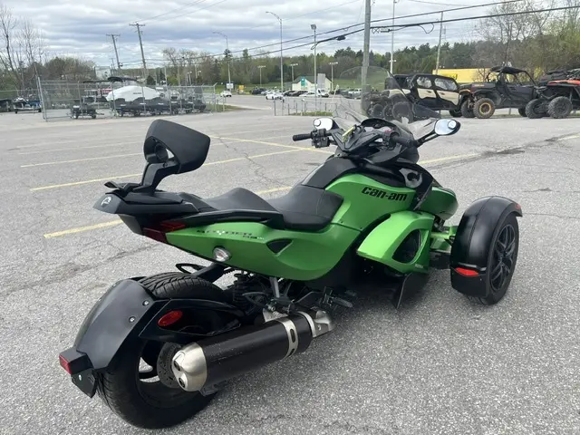 2012 Bombardier RS S 990cc (SE5) thumbnail 4