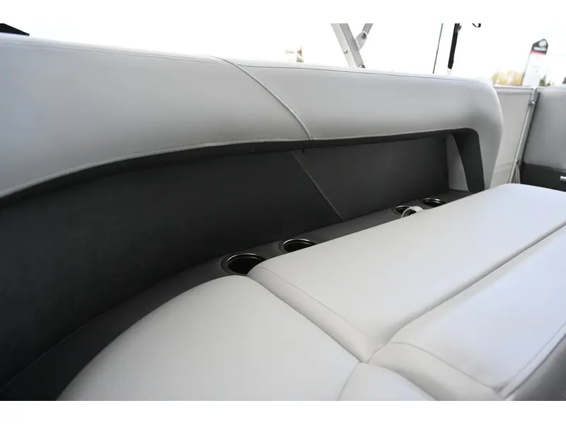 2026 Sun Tracker PARTY BARGE 16 DLX 50ELPT 4S thumbnail 17