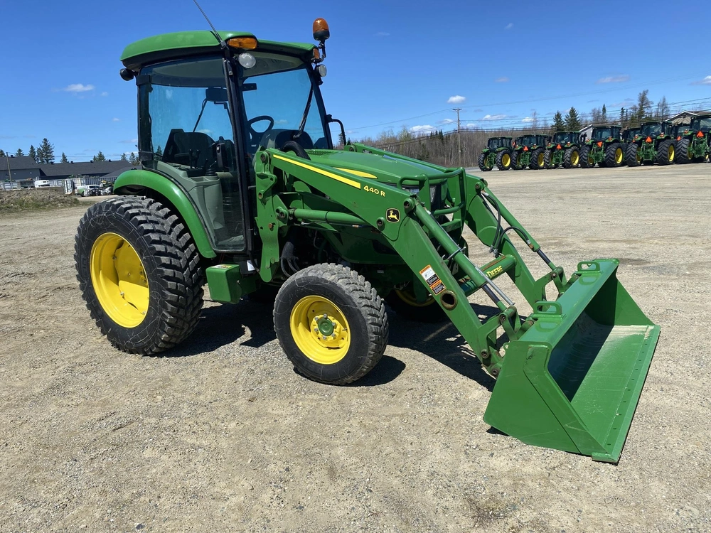 2022 John Deere 4066r alt