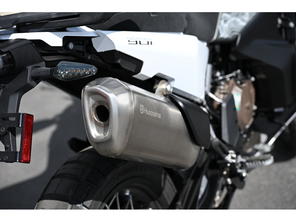 2025 Husqvarna Norden 901 Expedition alt