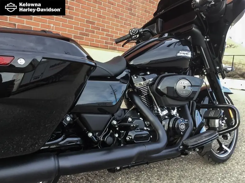 2026 Harley-Davidson FLHX - Street Glide® thumbnail 12