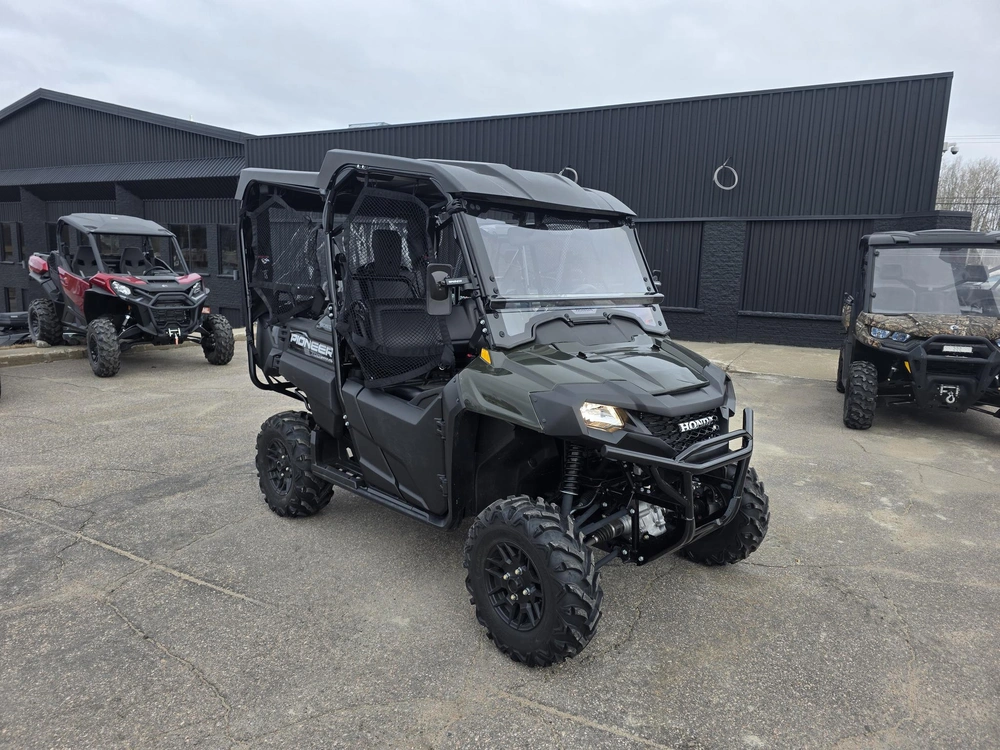 2025 Honda Pioneer 700 4p Deluxe alt