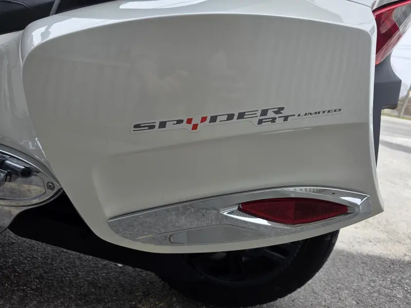 Can-Am SPYDER RT LIMITED EDITION CHROME 2017