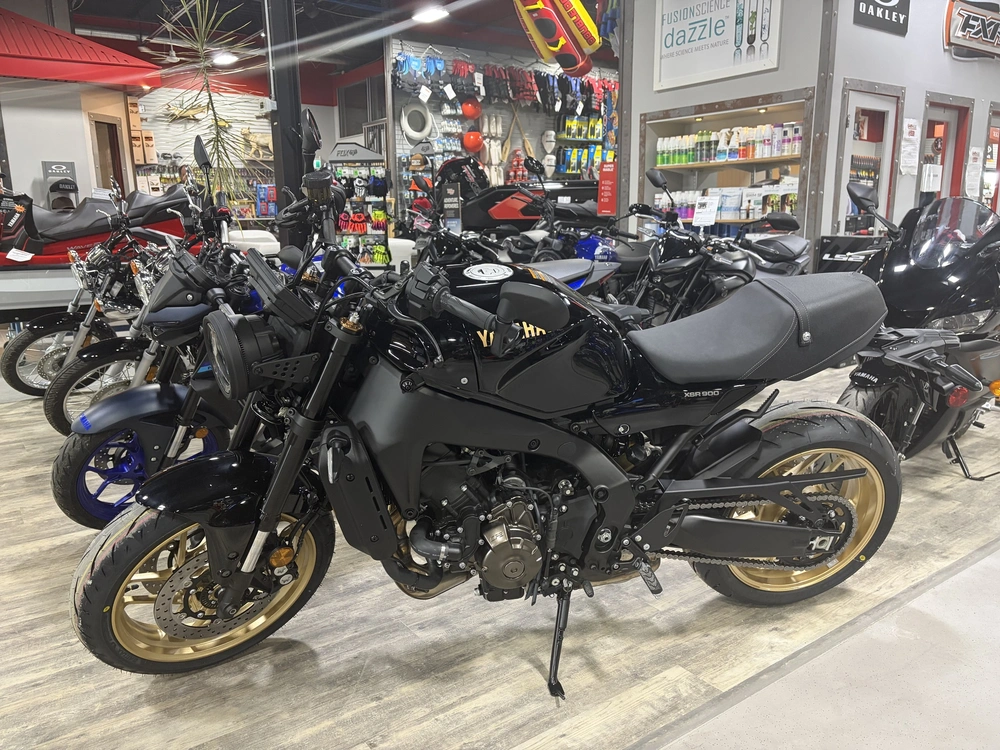 2026 Yamaha Xsr900 Raven alt