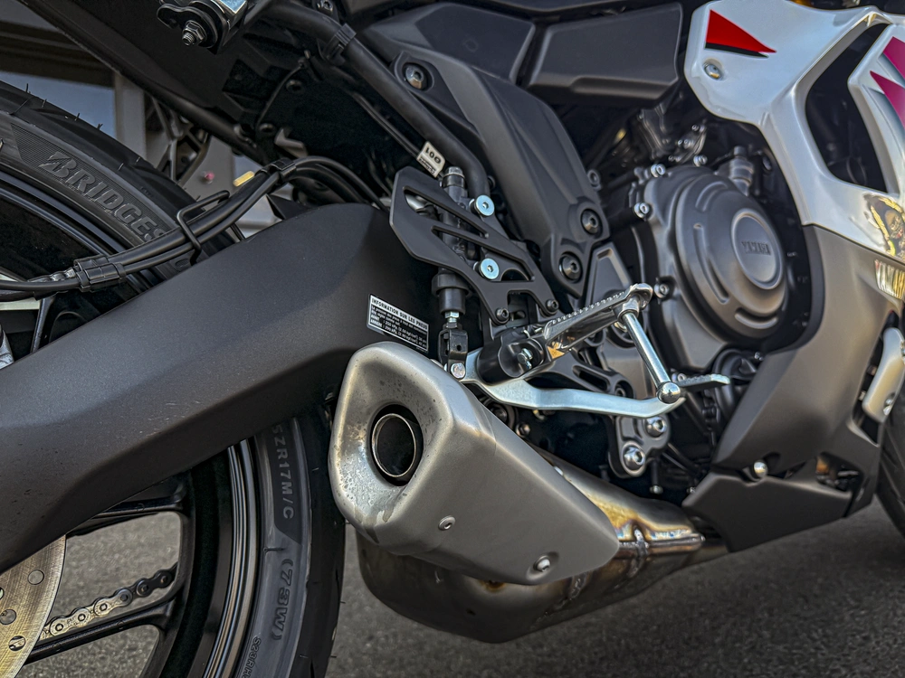 2026 Yamaha R7 alt