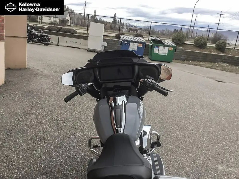 2026 Harley-Davidson FLHX - Street Glide® thumbnail 14