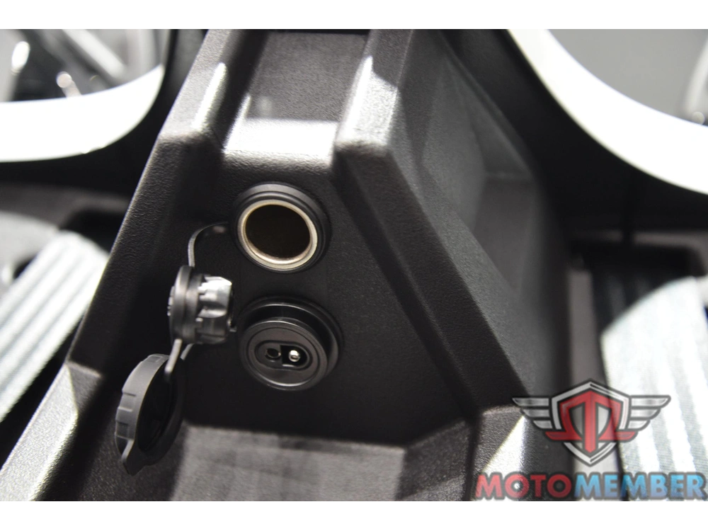 2026 Slingshot R Autodrive alt