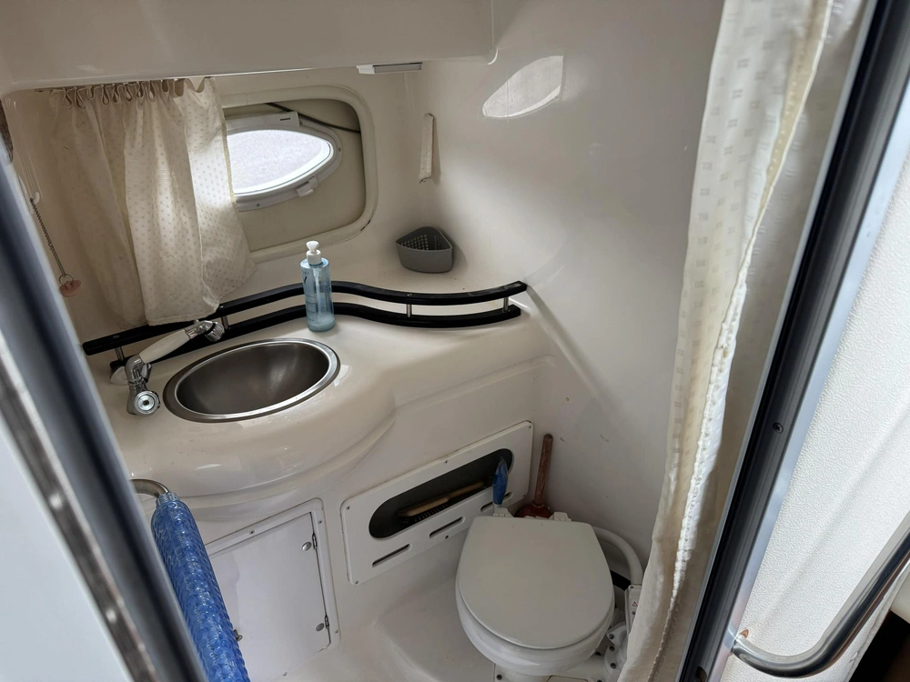 Rinker Boat Co 300 Fiesta Vee 2006 alt