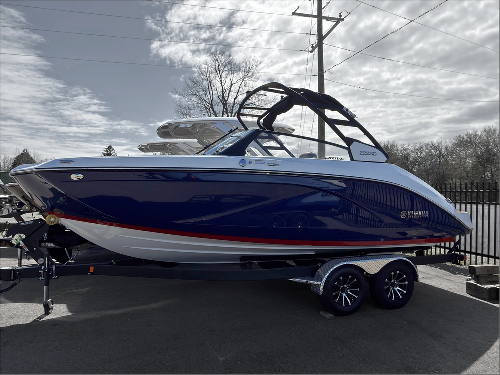 2026 Yamaha 222sd alt