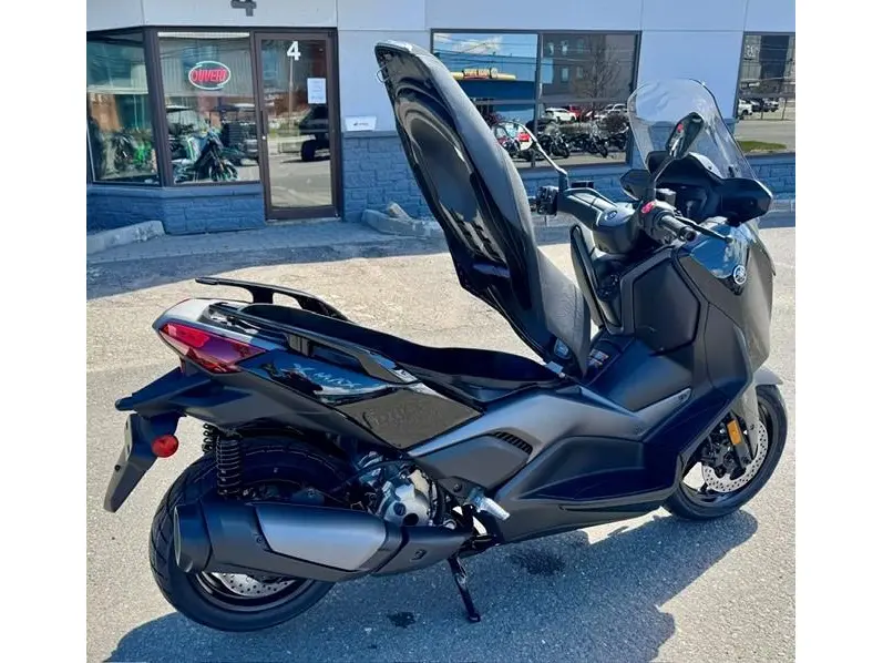 2025 Yamaha XMAX thumbnail 14