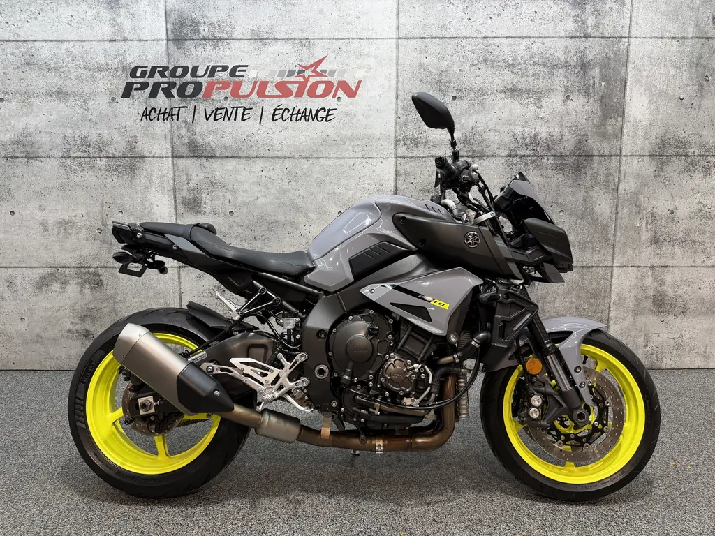 Yamaha FZ-10 MT-10 2017