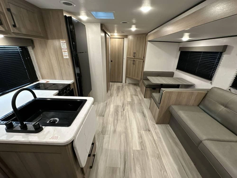 Keystone Rv Coleman 27 B 2026 alt