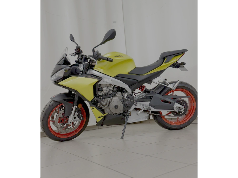 Aprilia Tuono Factory 2020 alt