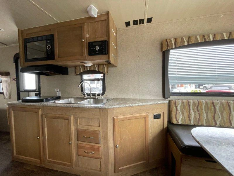 2018 Gulfstream Matrix 22uld alt