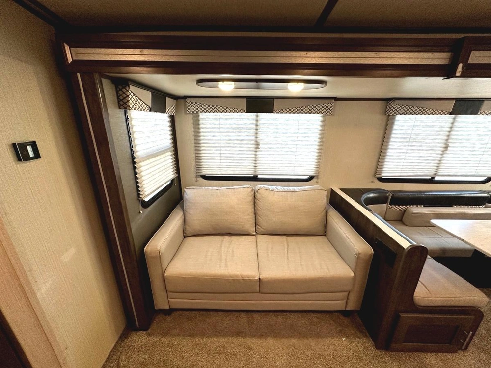 2020 Cruiser Rv Embrace El275 alt