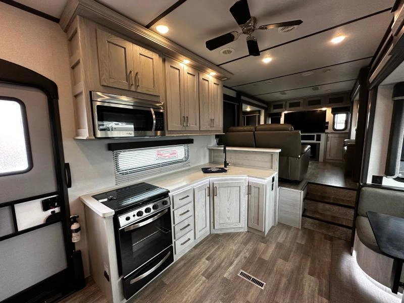 Keystone Rv Montana 373rd 2021 alt