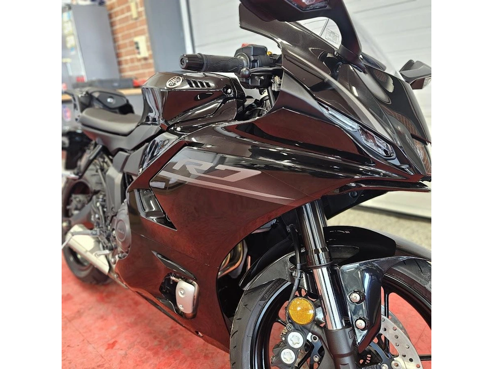 2026 Yamaha Yzf R7 alt