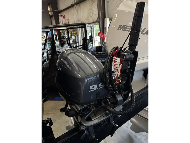 2022 Yamaha USED F9.9SEHB 15" LEG ELECTRIC START 15" LEG ELECTRIC START thumbnail 3