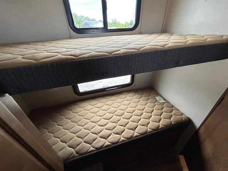 Coachmen Chaparral 29bh 2019 alt