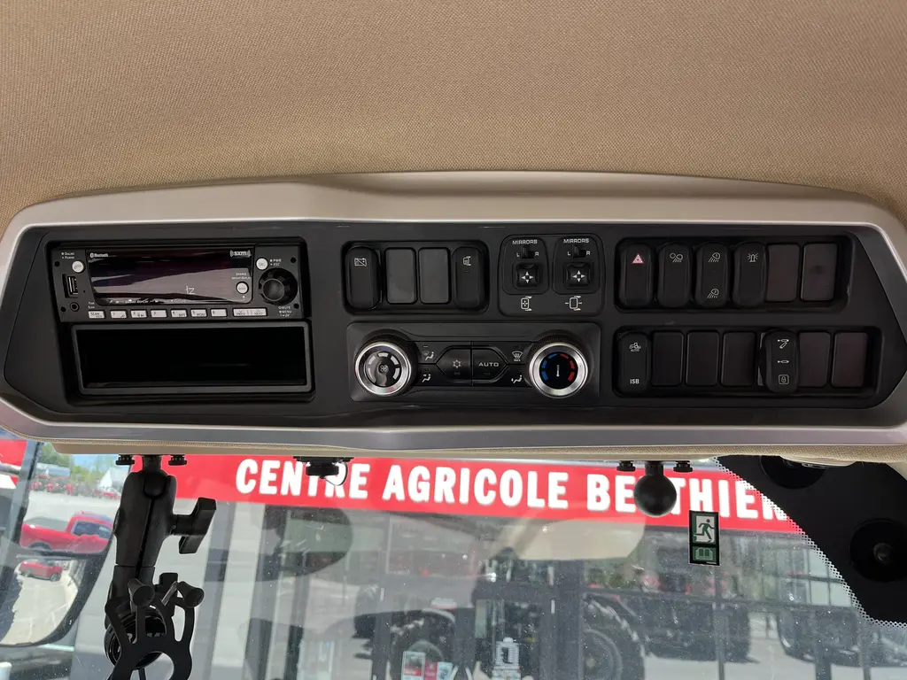 2024 Case IH Optum 300 CVX