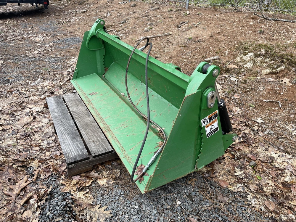 2022 John Deere 3039r alt