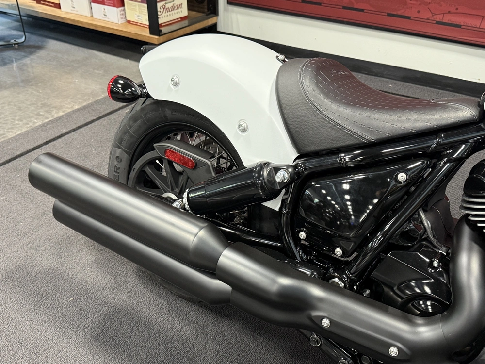 2026 Indian Motorcycle Chief Bobber Dark Horse alt