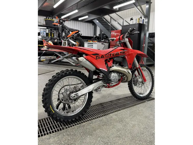 2025 GASGAS MC 250 thumbnail 2