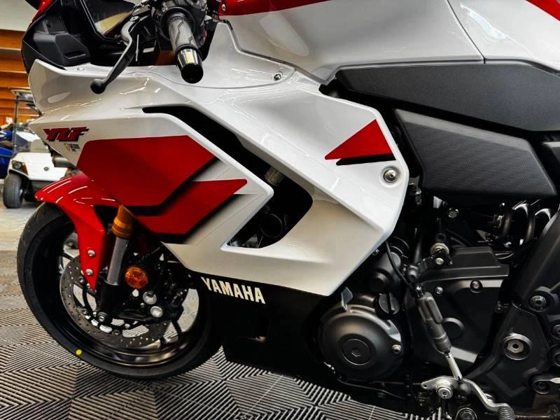 Yamaha Yzf-r7 70e Anniversaire 2026 alt