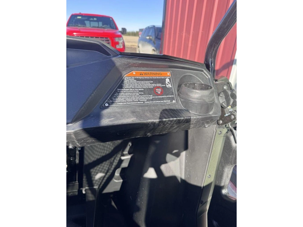 2026 Honda Pioneer 520 alt