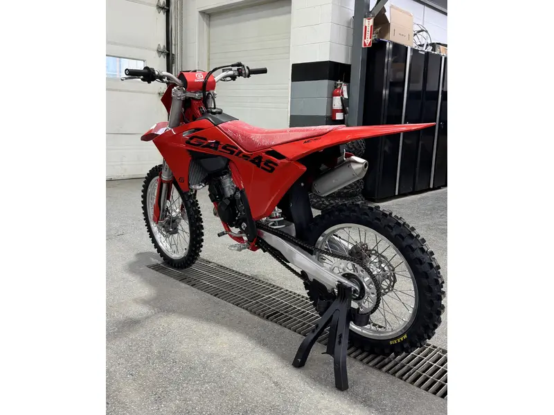 2025 GASGAS MC 150 thumbnail 4